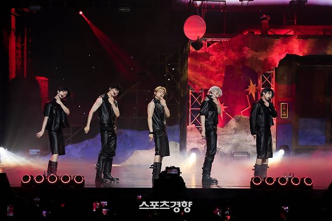 그룹 투모로우바이투게더 쇼케이스 모습. 빅히트 뮤직 제공