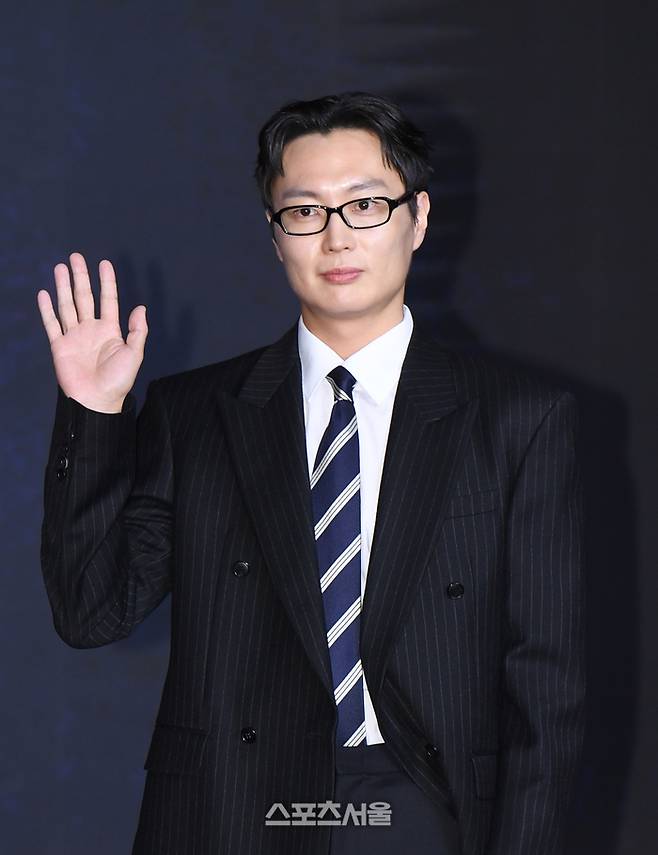 배우 노재원이 9일 오전 서울 용산구 서울드래곤시티에서 열린 넷플릭스 시리즈 ‘오징어 게임?’ 시즌3 제작발표회에서 취재진을 향해 포즈를 취하고 있다. 2025. 6. 9. 박진업 기자 upandup@sportsseoul.com