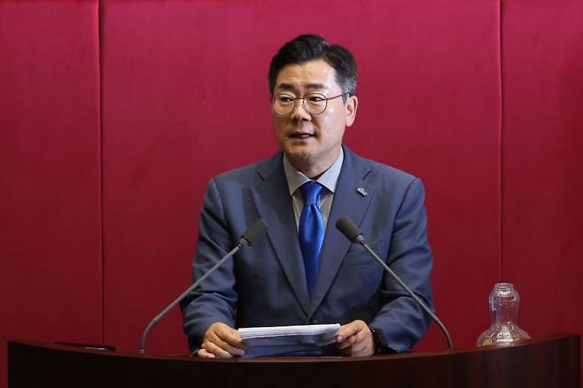 더불어민주당 대표 선거에 출마한 박찬대 후보가 23일 국회 본회의에서 자유발언을 하고 있다. 연합뉴스