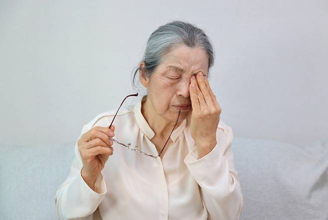 고혈압이 있다면 망막병증을 주의해야 한다. 사진은 기사 내용과는 무관함. /사진=클립아트코리아