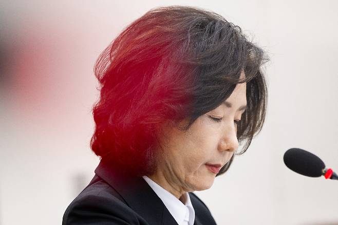 이진숙 전 교육부 장관 후보자가 지명 철회되며 새 교육수장 후보로 여러 이름이 거론되고 있다. 사진은 지난 16일 서울 여의도 국회 교육위원회에서 열린 인사청문회에서 의원 질의를 들으며 고개 숙이는 이 전 후보자. /사진=뉴스1