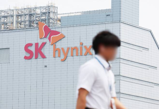 SK하이닉스, 사상 최대 분기 실적 경신. 연합뉴스
