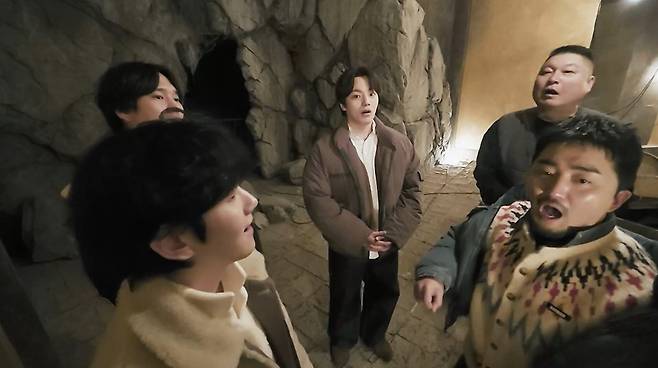 티빙의 오리지널 예능 ‘대탈출-더 스토리’의 한 장면. 사진 티빙