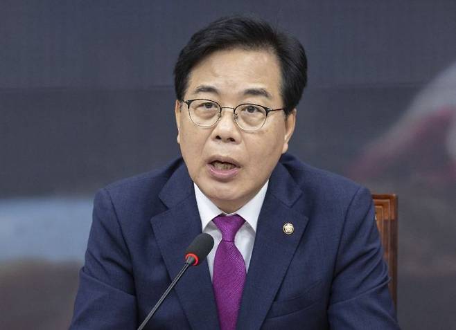 국민의힘 송언석 비상대책위원장 겸 원내대표가 24일 국회에서 열린 비상대책위원회에서 발언하고 있다. 연합뉴스