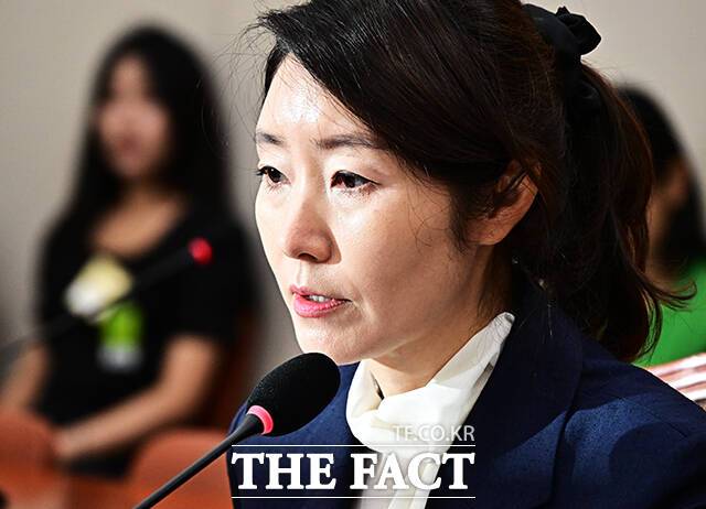 '보좌진 갑질 의혹'과 '거짓 해명'으로 논란이 된 강선우 여성가족부 장관 후보자가 임명 한 달 만인 지난 23일 사퇴하면서 사상 첫 현역 의원 낙마라는 불명예를 안았다. /배정한 기자