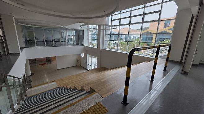 올해 3월에 개교한 세종 산울초·중학교 내부 모습. /사진=이은지 기자