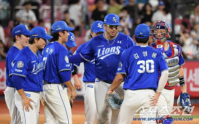 모두가 한마음으로 선발 후라도의 헌신적인 플레이에 고마워했다.