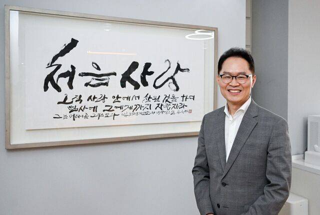 장승민 장충단교회 목사가 최근 서울 중구 교회에서 성도들이 오아시스 같은 지역 공동체를 이루는 교회의 목표에 대해 설명하고 있다. 신석현 포토그래퍼