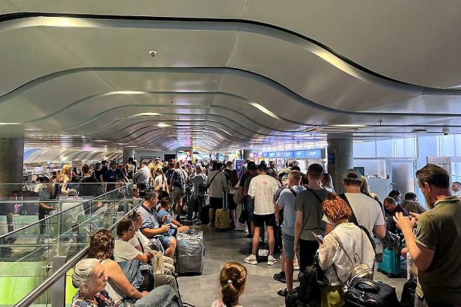 아에로플로트 전산장애로 혼란스러워진 러시아 상트페테르부르크 풀코보 공항. 연합뉴스