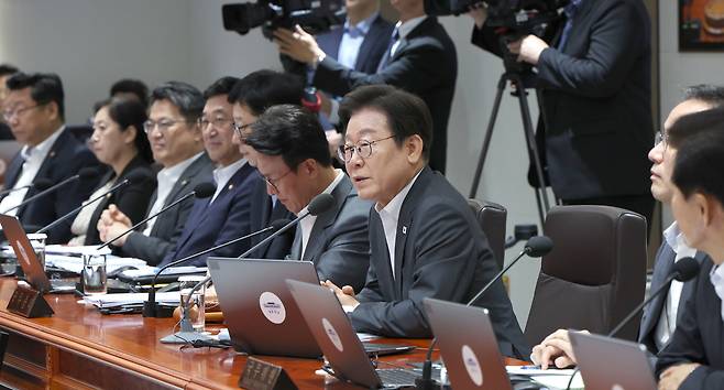 이재명 대통령이 22일 서울 용산 대통령실 청사에서 열린 국무회의에서 발언하고 있다. 대통령실사진기자단