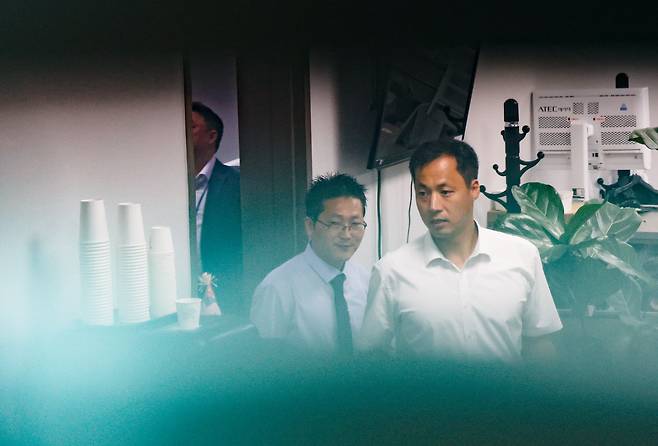 30일 오후 서울 여의도 국회 의원회관에서 김건희특검팀(특별검사 민중기)이 이준석 개혁신당 대표에 대한 압수 수색을 재개한 모습./뉴시스