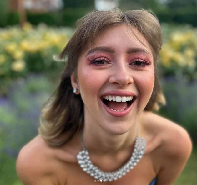 항암치료를 거절하고 대체요법을 고집하다 숨진 팔로마 셰미라니. 어머니 케이트 인스타그램 캡처.