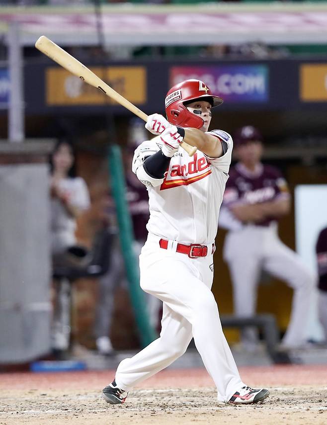 SSG 정준재는 롤모델 신민재처럼 공수주에서 완벽한 2루수로 성장하길 꿈꾼다. 사진제공|SSG 랜더스