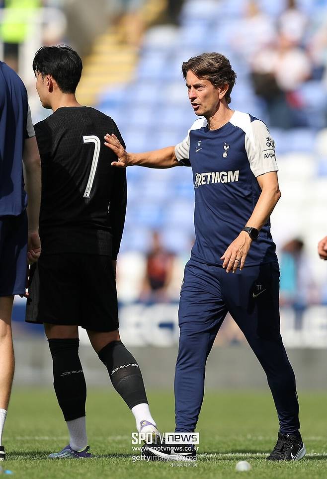 ▲ 미국행 이적설과 협상설이 쏟아지는 상황에 프랭크 감독이 다음 시즌 플랜에 손흥민을 언급한 셈이다. 손흥민의 선택은 단순한 이적 여부 이상의 의미를 지닌다.