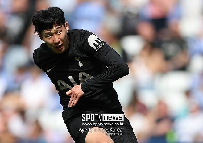 ▲ 손흥민은 지난 10년간 토트넘이라는 클럽에 모든 것을 바쳤다. 팬들 역시 손흥민을 단순한 스타가 아닌, 구단 역사에 남을 상징적인 존재로 여긴다. 그런 토트넘에서 커리어 마지막을 보낸다면, 최근 축구 흐름에서 전례 없는 낭만적인 마무리가 될 수 있다.