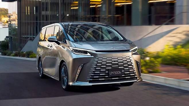 렉서스 LM 500h