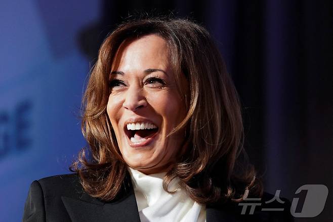카멀라 해리스 전 미국 부통령이 4월 30일(현지시간) 미국 캘리포니아주 샌프란시스코에서 열린 갈라 행사에서 연설하고 있다. 2025.4.30 ⓒ 로이터=뉴스1 ⓒ News1 김경민 기자