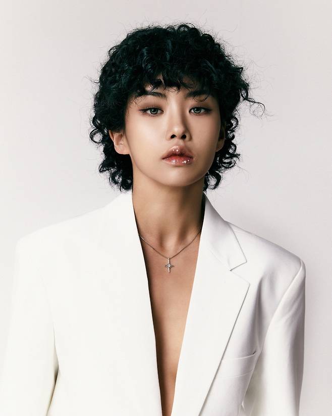 댄서에서 이젠 뮤지컬 배우로 거듭난 아이키가 뮤지컬 ‘프리다’에서 자신만의 매력을 뽐내 관객들을 공연장으로 초대하고 있다. 사진 | ENK뮤지컬컴퍼니