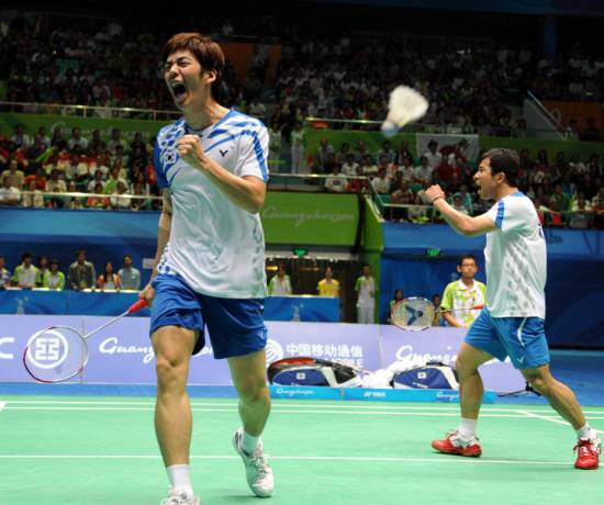 고(故) 정재성과 남자복식 전성기를 달리던 시절 이용대. 스포츠조선 DB