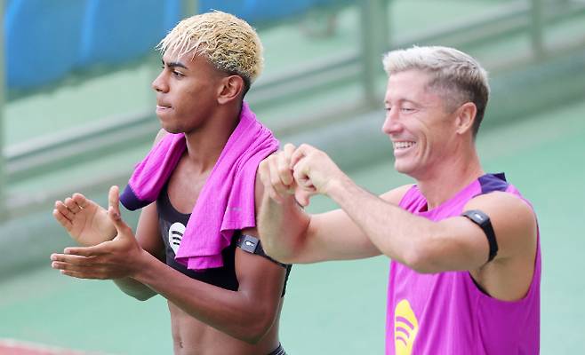 FC바르셀로나 야말과 레반도프스키. 연합뉴스