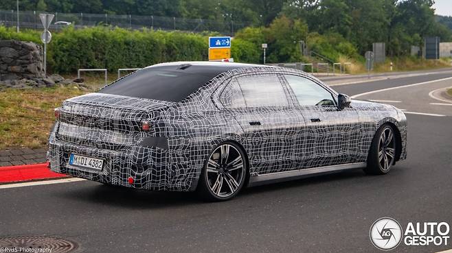 사진 : BMW 7시리즈 페이스리프트 테스트카 (출처=Autogespot)