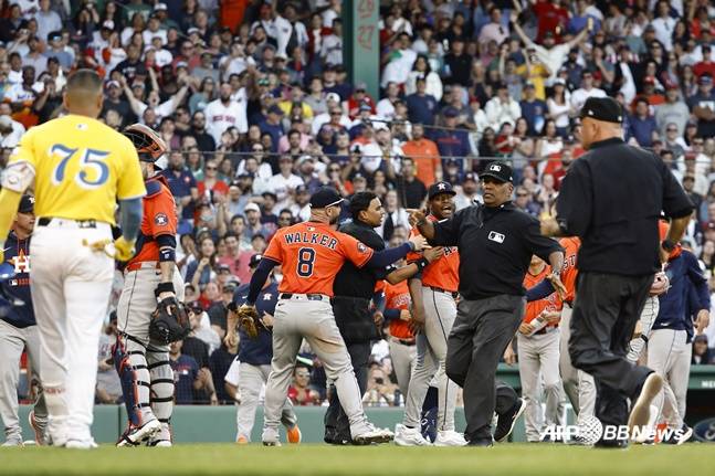 3일(한국시간) 열린 보스턴-휴스턴전에서 7회말 벤치 클리어링이 일어났다. /AFPBBNews=뉴스1