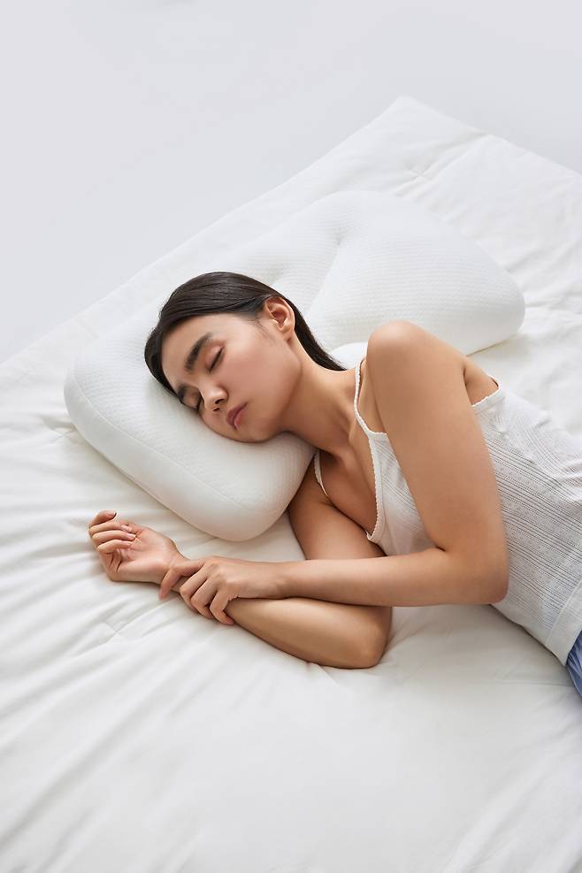 와이드핏 분할 경추 베개.(자주제공)