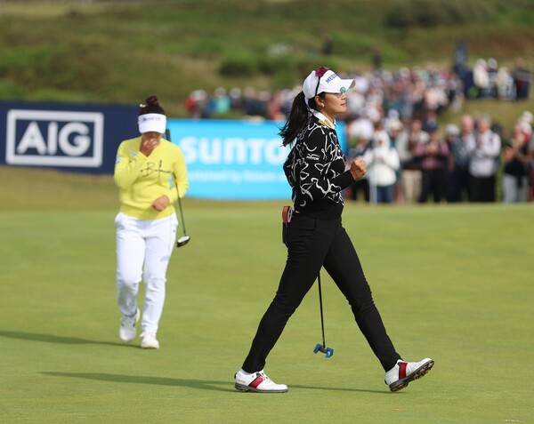 고진영, 전인지, 김효주, 최혜진, 윤이나, 유해란, 김세영, 김아림, 방신실, 양희영, 이소미, 임진희 프로, 이민지, 리디아 고, 넬리 코다, 야마시타 미유 등이 출전한 2025년 미국여자프로골프(LPGA) 투어 메이저 골프대회 AIG여자오픈. 우승 경쟁한 김아림 프로와 야마시타 미유가 최종라운드 챔피언조에서 경기하는 모습이다. 사진제공=Cameron Smith/R&A/R&A via Getty Images