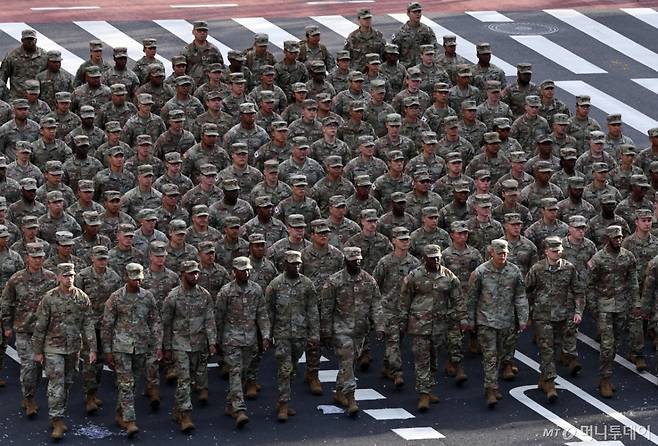 지난해 10월1일 오후 서울 세종대로 일대에서 열린 국군의날 시가행진에서 주한미군 장병들이 행진하고 있다. / 사진=뉴스1