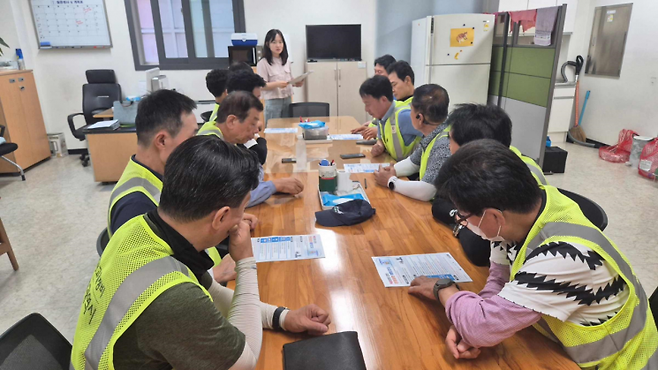 울산시 옥외작업자 온열질환 예방 현장교육. 울산시 제공