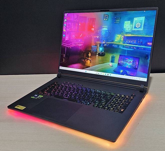 에이수스의 2025년형 ROG 스트릭스 G18(ASUS ROG Strix G18, G815) / 출처=IT동아