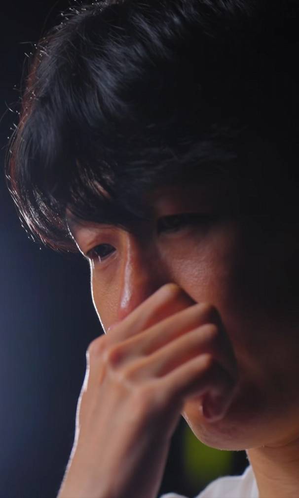 손흥민이 7일 토트넘 소셜 미디어(SNS)를 통해 토트넘 동료들과 한국 팬들에게 작별 인사를 남기고 있다. /사진=토트넘 SNS 캡처