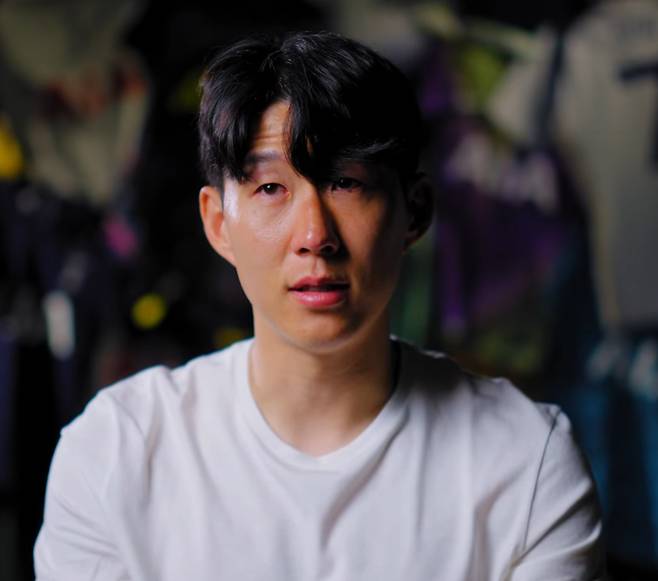 손흥민이 7일 토트넘 소셜 미디어(SNS)를 통해 토트넘 동료들과 한국 팬들에게 작별 인사를 남기고 있다. /사진=토트넘 SNS 캡처