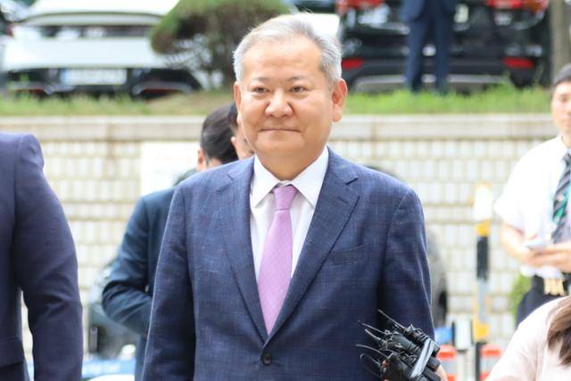 이상민 전 행정안전부 장관이 지난달 31일 서울 서초구 서울중앙지법에서 열린 구속 전 피의자 심문에 출석하고 있다. 뉴스1