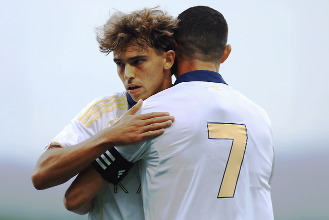 ▲ 호날두는 알 나스르에서 선수 이상의 힘을 가지고 있다. 최근 2027년까지 계약을 연장하면서 클럽의 지분 15%를 넘겨받은 것으로 알려졌다. 그러면서 구단 운영에 관여할 자격을 얻어 선수 겸 단장이라는 무소불위의 권력을 휘두를 수 있게 됐다는 분석이 따른다. ⓒ 알 나스르 SNS