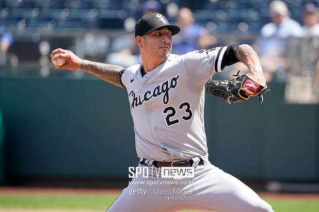 ▲ 롯데는 벨라스케즈가 반등해 팀의 중요한 무대를 이끌 것으로 기대하고 있다