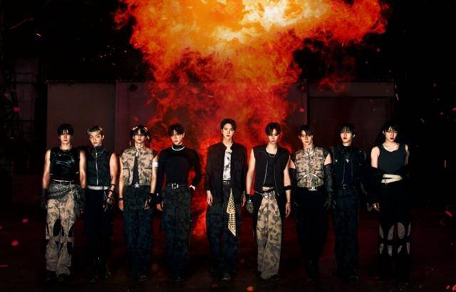 그룹 더보이즈(THE BOYZ)가 콘서트를 앞두고 폭발물 설치 신고가 접수되면서 공연 시간을 연기했다. 원헌드레드 제공