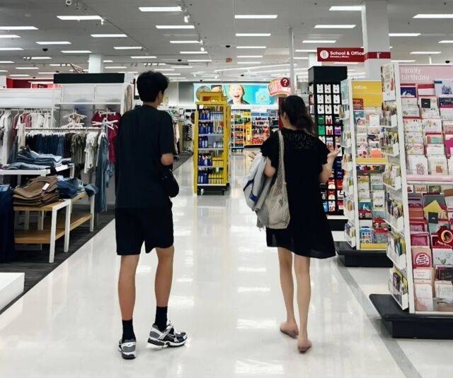 배우 송윤아가 아들과 일상을 공개했다. / 송윤아 인스타그램 캡처