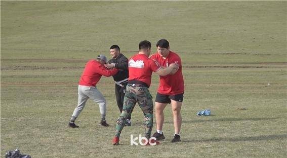 ▲ 몽골 초원에서 부흐 훈련 중인 천하장사 김민재 선수