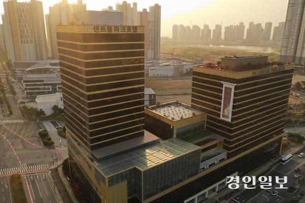 송도센트럴파크호텔(E4호텔) 전경. 2024.11.21 /경인일보DB