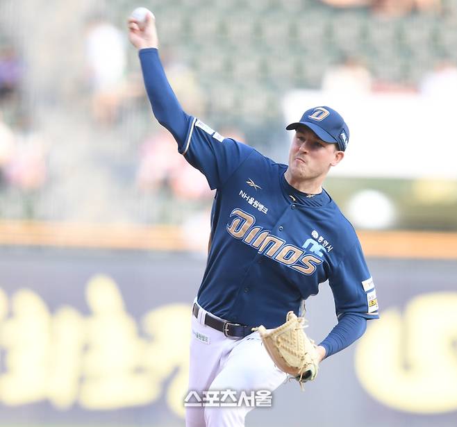 NC 선발투수 라일리가 17일 서울 잠실구장에서 열린 2025 KBO리그 LG와 경기에서 역투하고 있다. 잠실 | 최승섭기자 thunder@sportsseoul.com