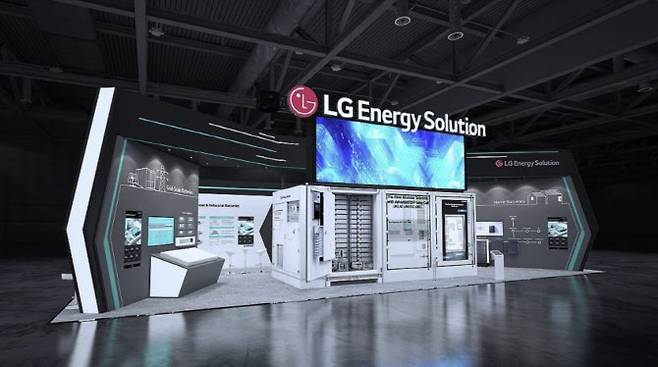 지난해 ‘RE+ 2024’에 마련된 LG에너지솔루션 부스.(사진=LG에너지솔루션)