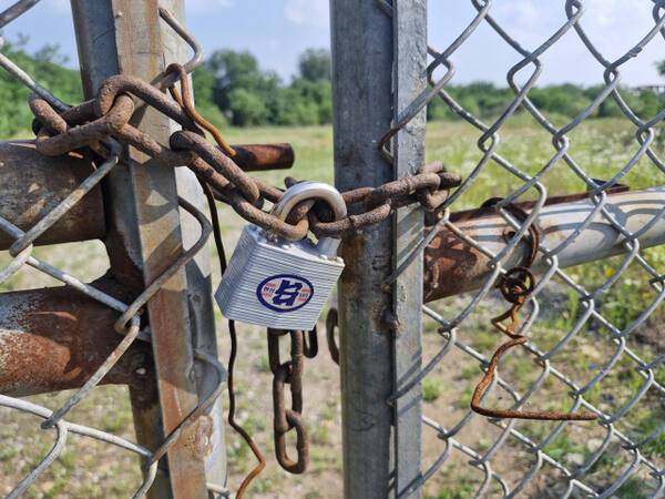 파주 문산읍 선유리 일원에 있는 미군 공여부지 ‘캠프 게리 오웬’의 입구 모습. 박채령기자