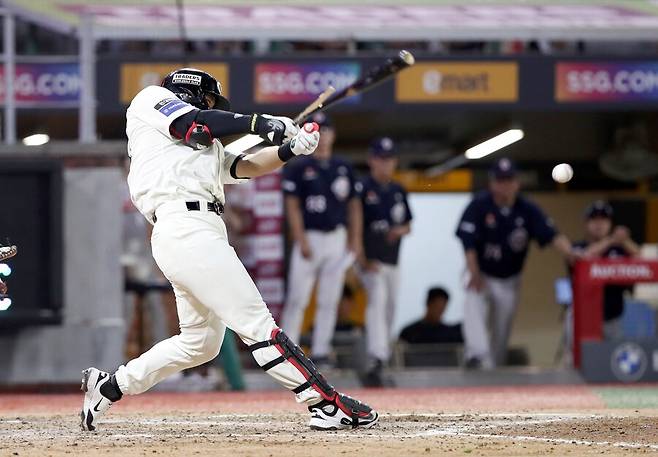 ▲ 한유섬은 5월 말 이후 리그에서 가장 뛰어난 공격생산력을 보여주는 선수 중 하나로 발돋움했다 ⓒSSG랜더스