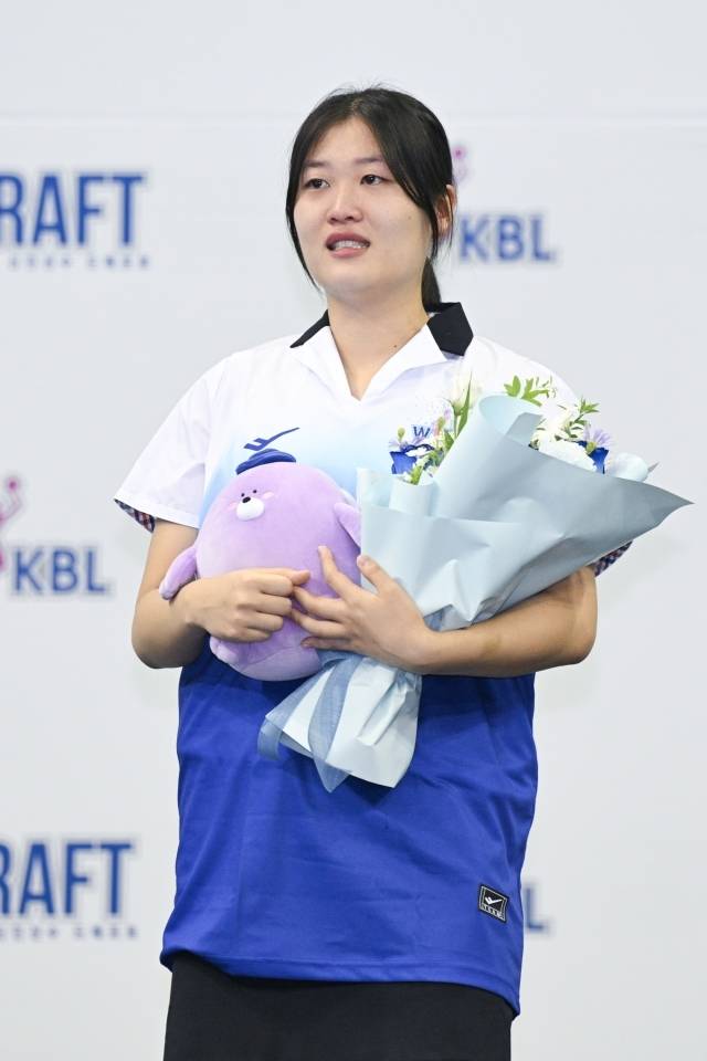 황현정은 이가현과 함께 신한은행의 선택을 받았다. 사진=WKBL 제공