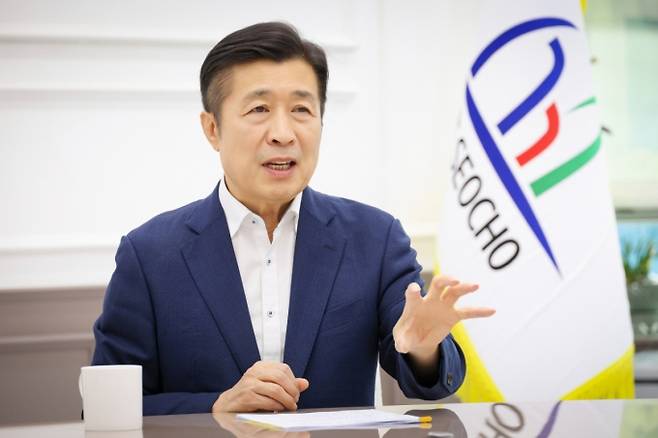 서울 서초구청 집무실에서 머니투데이와 인터뷰를 하고 있는 전성수 서초구청장. /사진=서울 서초구청