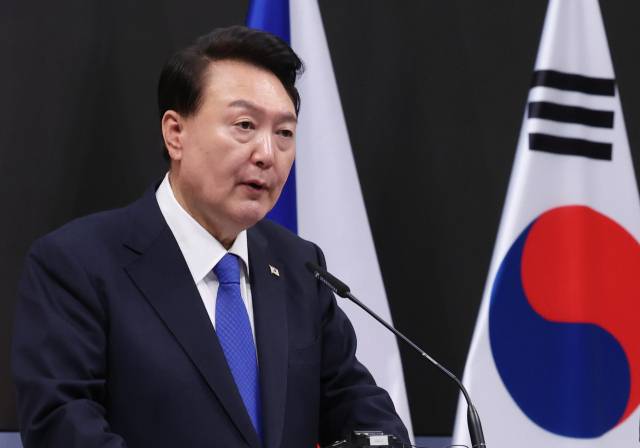 윤석열 대통령이 2024년 9월 20일(현지 시간) 프라하 체코 정부청사에서 열린 한·체코 공동 언론 발표에서 발언하고 있다. 연합뉴스.