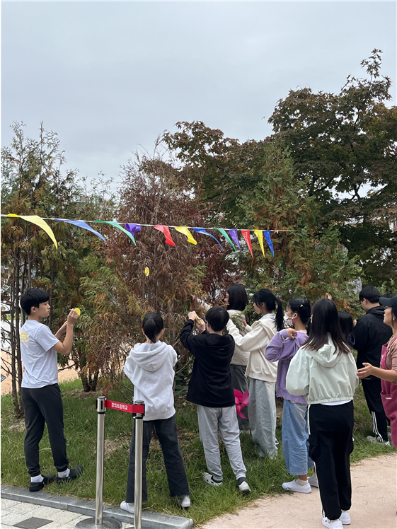 해오름공원에서 진행된 경의초등학교 책향기 학부모동아리 행사.