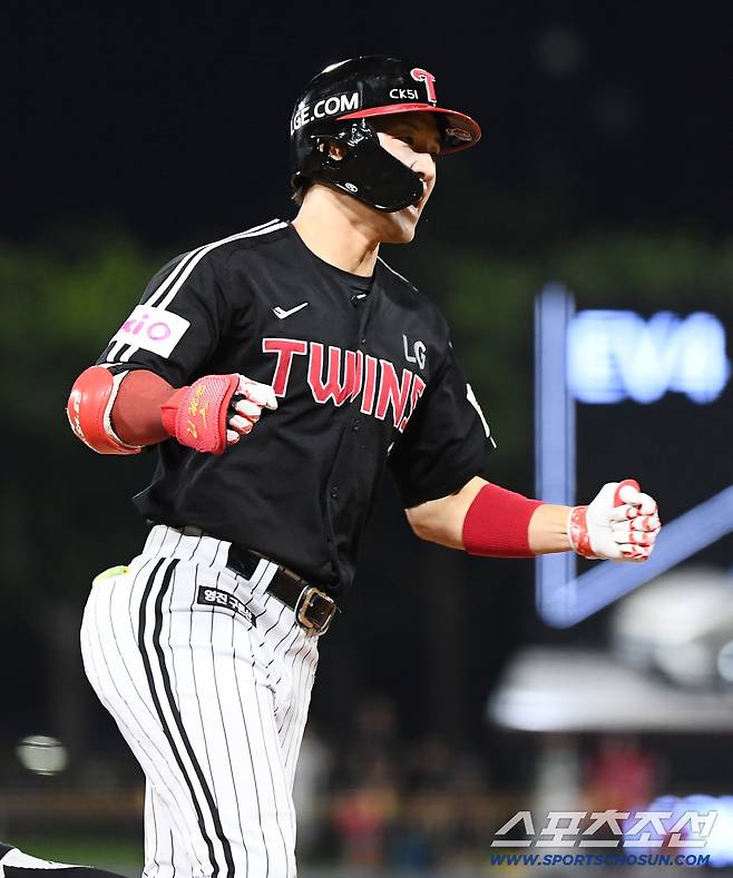 22일 광주 기아 챔피언스필드에서 열린 LG-KIA전. 9회초 1사 1, 2루 박해민이 동점 스리런포를 친 후 환호하고 있다. 광주=정재근 기자 cjg@sportschosun.com/2025.7.22/