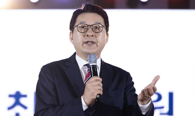 국민의힘 신동욱 최고위원 후보가 22일 충북 청주시 흥덕구 청주오스코에서 열린 국민의힘 제6차 전당대회에서 비전 발표를 하고 있다. 연합뉴스